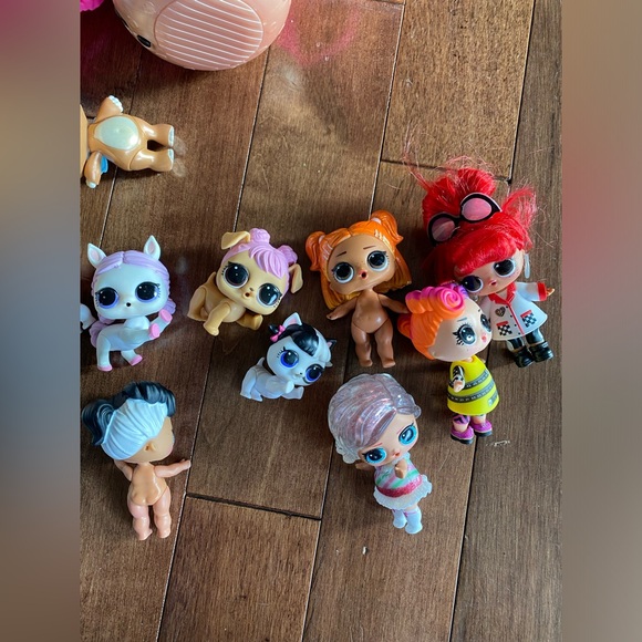 LOT of LOL dolls plus extras. - Picture 4 of 7